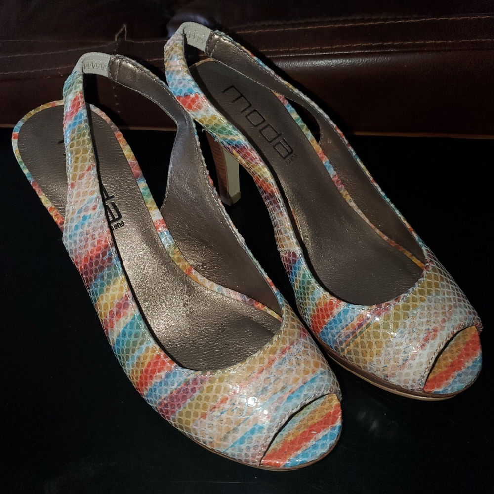 Multi color snakeskin heel